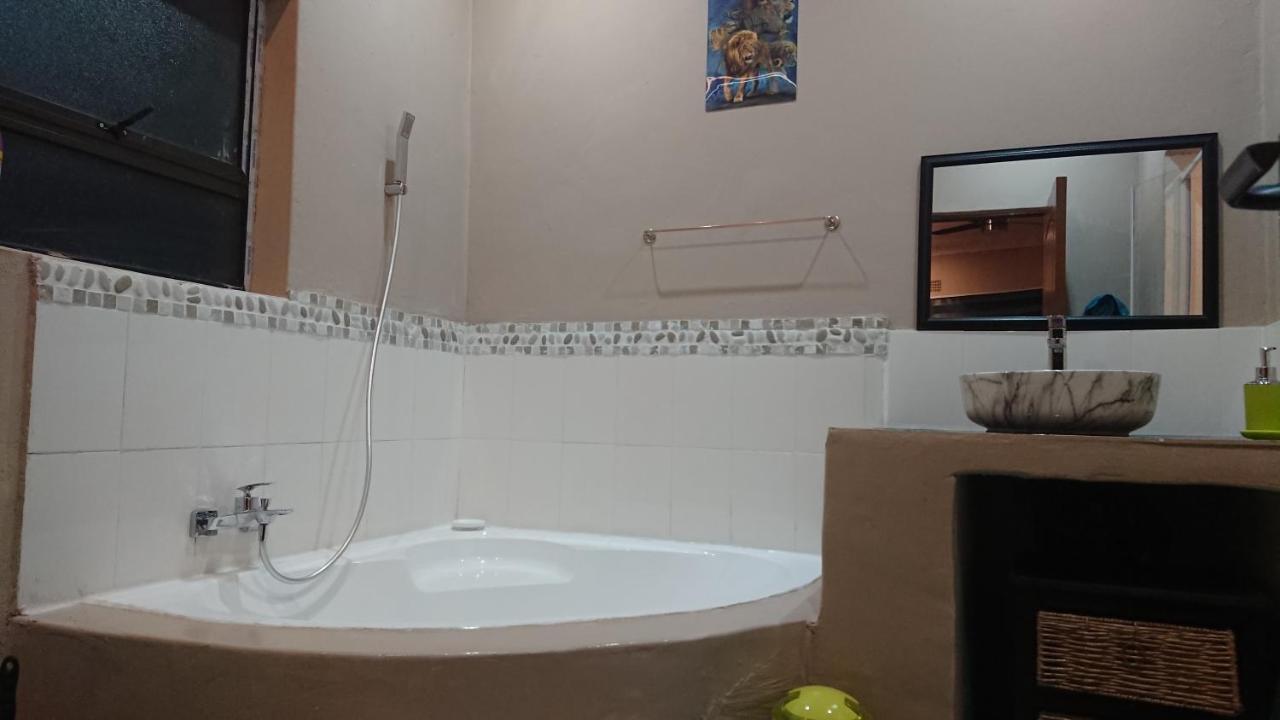 Svh Bush Lodge Marloth Park Buitenkant foto